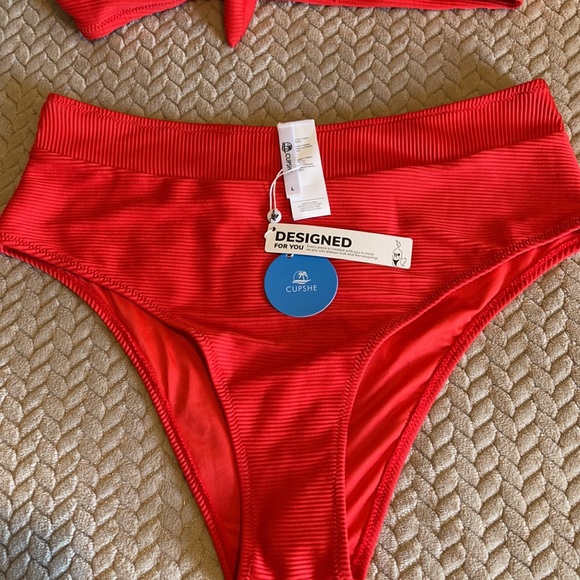 Red cupshe bikini - Picture 2 of 6